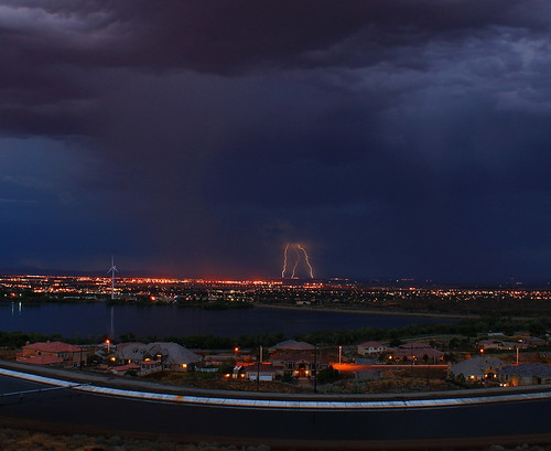 lightning antelopevalley palmdale vistapoint thunderstorms antelopevalleyfreeway lakepalmdale californiacaliforniaaquaduct