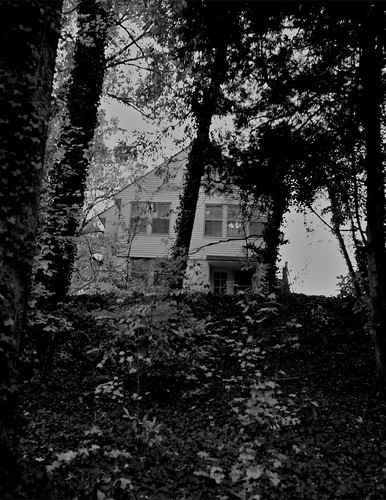 blackandwhite white house black fall church mississippi dark nikon hill eerie creepy oxford horror haunting sideview amityville 1735mm d700