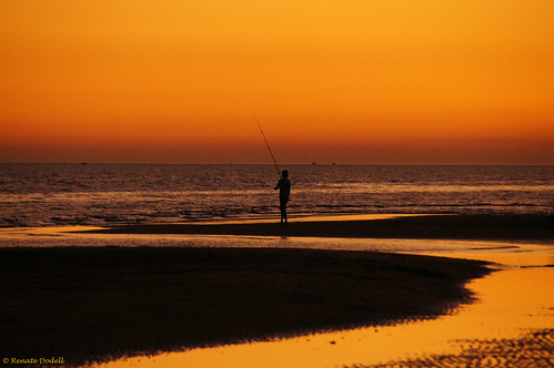 italien sunset sea italy beach silhouette gold golden evening abend fisherman meer sonnenuntergang bibione fischer adria abigfave bibionepineda bestcapturesaoi dorenawm musictomyeyeslevel1