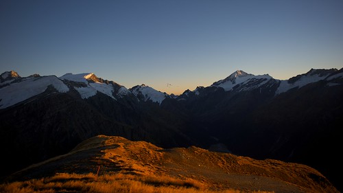 newzealand mountains landscape glacier sunrisesunset kea mtaspiringnationalpark teararoa thelongpathway