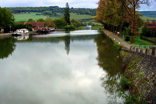 france reflections geotagged canal october europe burgundy bourgogne reflets octobre barges péniches châteauneufenauxois abigfave vandenesseenauxois rubyphotographer michelemp loversoflandscape s3automne2011bourgogne geo:lat=47219951091739205 geo:lon=4615816238098205
