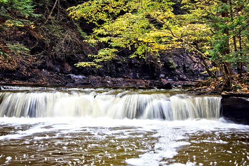 fall hiking waterfalls upstatenewyork schenectady plotterkill oakesproductions sonya580