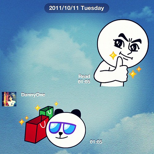 This "Line" App is too Cute to be true! Get it now at : //itunes.apple.com/app/line/id443904275 ^^