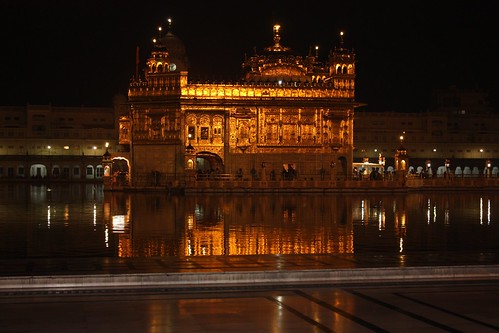 amritsar goldentemple sikh sikhtemple india temple punjab harmandirsahib darbarsahib gurdwara sikhism 2008 gold guruarjan langar sarovar amrit raviriver ravi night