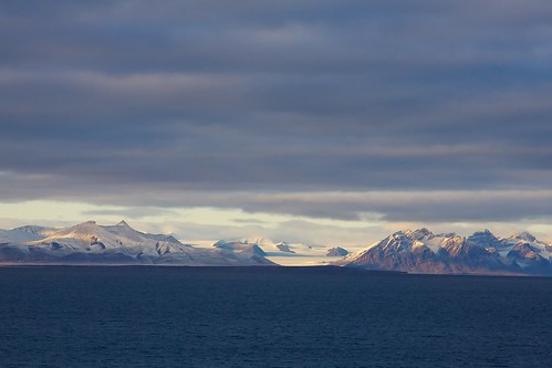 svalbard arctic spitsbergen longyearbyen