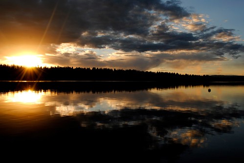 lake west reflection sunrise montana yellowstone hebgen