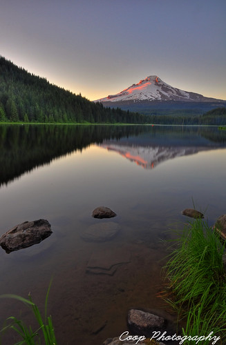 sunset camp mountain lake mountains reflection oregon lens photography trillium nikon highway mt or july 8 tokina mount cascades government hood coop 35 cascade f28 alpenglow 2011 d90 1116mm