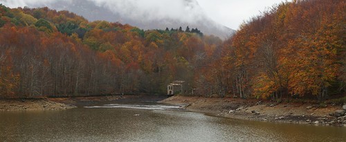 autumn panorama españa santafe fall geotagged pantano reservoir otoño p2 embalse montseny cataluna vallèsoriental fogarsdemontclús kodakektachromeees lbdch geo:lat=4176885912 geo:lon=247128546