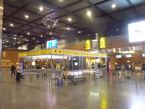 2011.11.09.008 - CHARLEROI / GOSSELIES - Aéroport de Charleroi Bruxelles-Sud