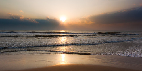 beach sunrise le pondicherry pondy