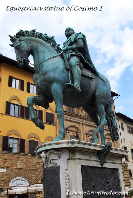 bronze equestrian statue of Cosimo I