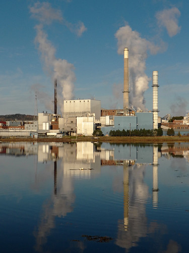 sky usa plant reflection building mill america buildings river paper landscape landscapes maine places reflect penobscot papermill paperplant penobscotriver bucksport waldocounty