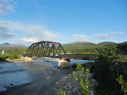 bridge mountains metal alaska river rusty sandbar east rusted healy railroadbridge alaskarange nenanariver trussbridge
