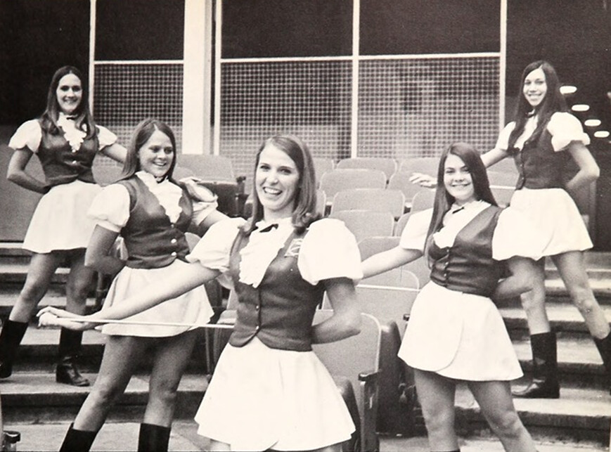 Mini Skirt Monday #102: More Cheerleaders.