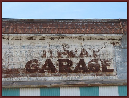 abandoned metal rust smalltown ghostsigns vintagesigns bypassed starkkansas