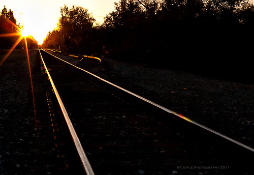sunrise traintracks earlymorning lensflare sundaymorning risingsun sandimasca