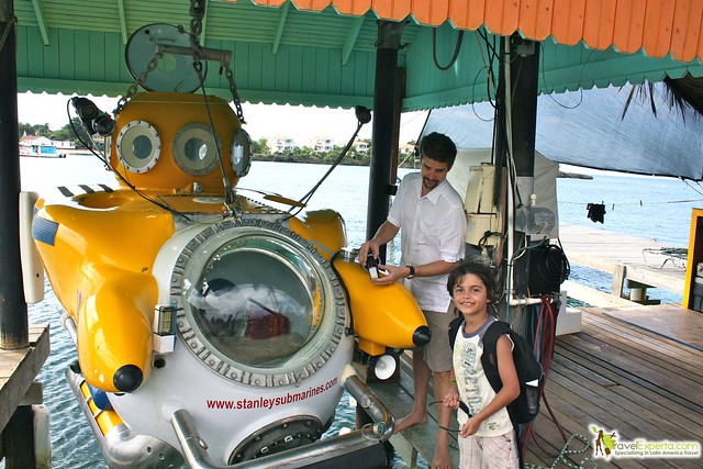 submarine tour in honduras