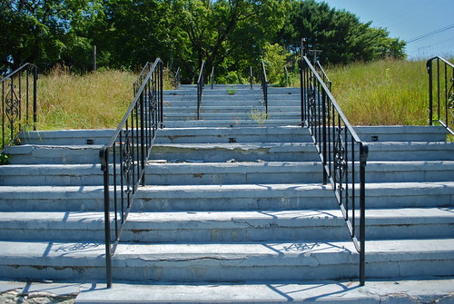 blue summer history connecticut steps ruin staircase abandonded deserted moodus sunriseresort elmcamp tedhiltons