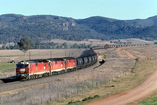 candy diesel rail australia valley newsouthwales locomotive hunter coal 8105 81class sandyhollow freightcorp rpaunsw81class rpaunsw81class8105 railpage:livery=4 railpage:class=47 railpage:loco=8105