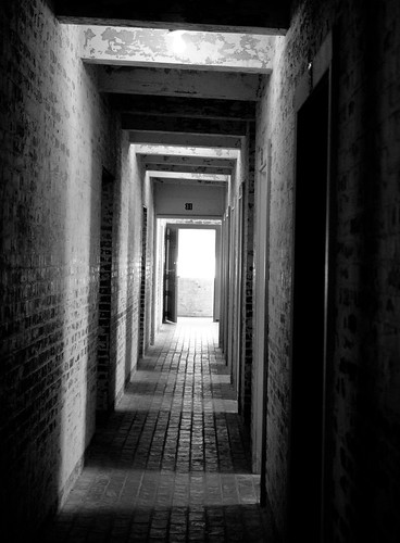 trip reflection brick concrete myrtlebeach southcarolina hallway walkway quarters servants pawleysisland