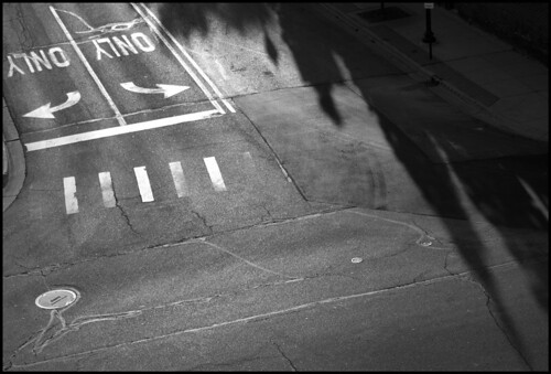 street bw michigan august jackson direction arrows intersection crosswalk 2011 nikond200 dsc6454 9august2011 southfrancisstreet eastcortlandstreet nikkor180550mmf3556dx photostrollwithjamelah
