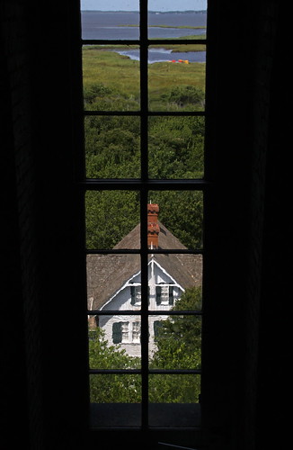 trees lighthouse house building beach window nc northcarolina sound outerbanks corolla obx keeper curritucklighthouse 2011 davidhopkinsphotography