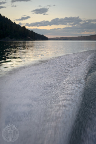 sunset lake oregon boating splashing wallowalake