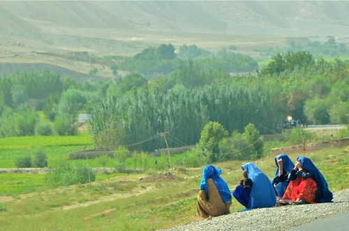 woman afghanistan landscape streetview poeple