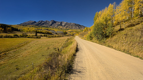 road fall nature rural landscape vanishingpoint nikon colorado path country lane co dirtroad aspen pathway d300 twotrack converginglines clff ohiopass
