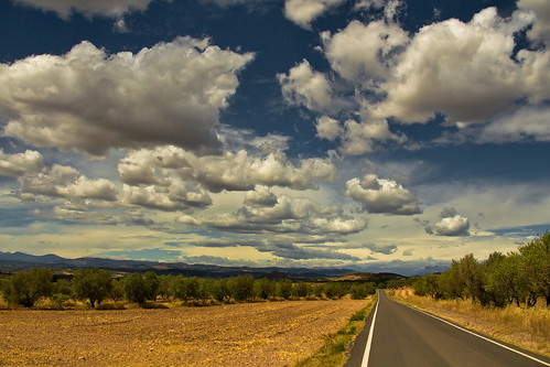 landscape huesca carretera paisaje nubes aragon olivos fonz pirineos olivar estadilla prepirineo basajauntxo bestcapturesaoi