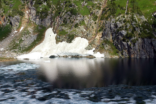 mountain lake snow canada ice waterfall bc britishcolumbia waterfalls range selkirk selkirks kokaneeglacierprovincialpark