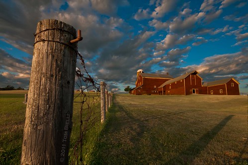 blue red green clouds barn fence farm farmland pasture fencepost palatinechurch