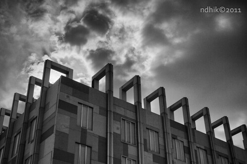 cloud white black architecture awan gedung arsitektur koprol komposisi uploaded:by=koprol koprol:place=1382 geo:lat=691287917192178 geo:lon=107602415084839