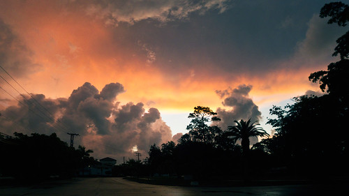 street camera morning trees sun sunlight house storm nature colors clouds sunrise dark landscape rising early us highway exterior florida miami dramatic places palm tropical drama coralgables us1 miamisouthbeach lx5 southdixiehighway panasoniclumixdmclx5
