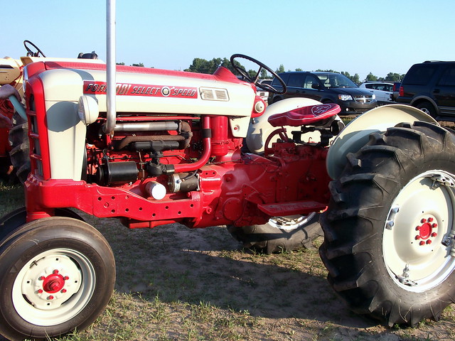 Ford 901 select-o-speed tractor #7