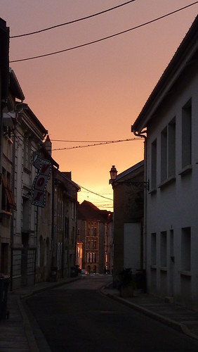 sunset france beautiful french golden european quiet burgundy dramatic thesky highlights historic alsace towns winecountry refelctions alleys sidestreet champagneardenne langres alasace crsewell