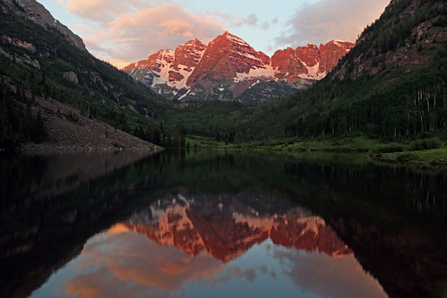 mountains reflection colorado day cloudy whiterivernationalforest maroonbellswilderness