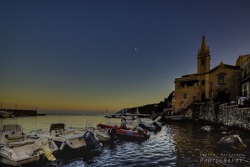 sunset italy port boats italia raw tramonto porto sicily hdr sicilia eolie lipari aeolianislands arche motoscafi isoleeolie 1exp liparichiesadisangiuseppe