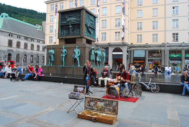 Músicos callejeros en Bergen