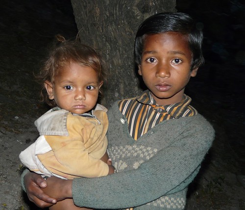 boy portrait india girl kids night children sister brother bihar earthasia bateshwarsthan