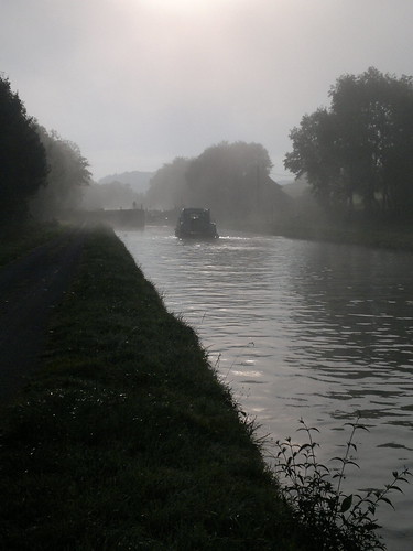 morning canal nokia bateau bourgogne brouillard n8 nicols écluse nogent montbard canaldebourgogne nogentlesmontbard