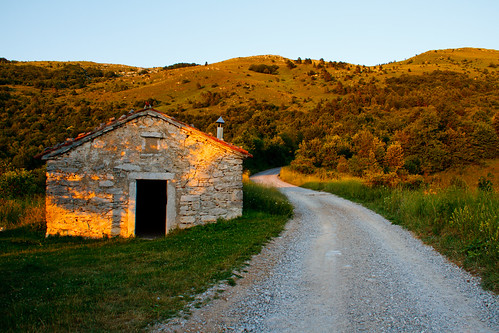 road sunset sun house evening little path hills slovenia slovenija nanos fotocompetitionbronze