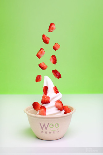 original fruit ma frozen strawberry floating levitation strawberries yogurt float worcester toppings froyo frogurt atran atranphotography wooberry atranphoto