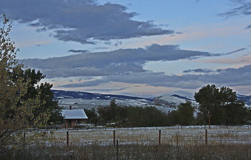 morning autumn snow fall backyard october view wyoming firstsnow wy lander fremontcounty