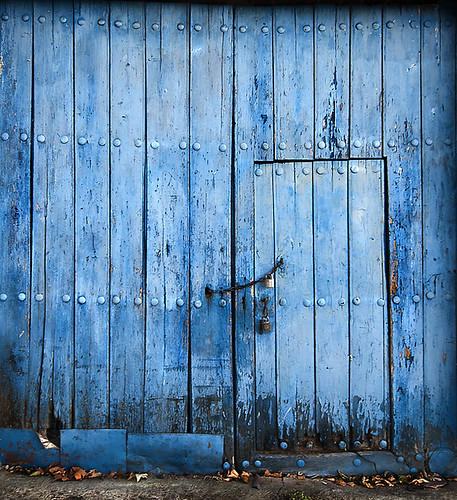 door wood blue azul puerta madera olympus explore zuiko gi e500 714mm gettyimagesspainq1 gamonoso