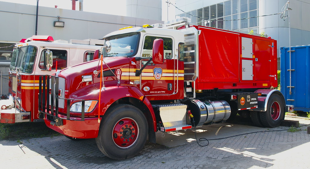 (The Largest FDNY Apparatus Site on the Web!)