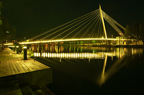 city bridge light reflection water yellow night wideangle tampere citynights d5000