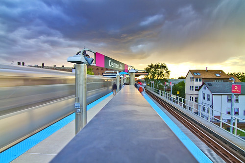sunset chicago clouds train pilsen trainplatform stormclouds pinkline codophoto heartofchicago damenstation