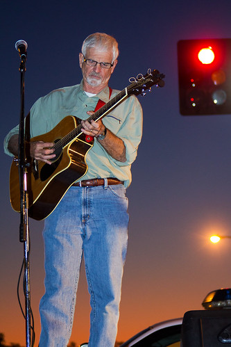 sunset music mississippi outdoors mainstreet guitar live ms starkville stoplight redlight billcooke downtownblockparty