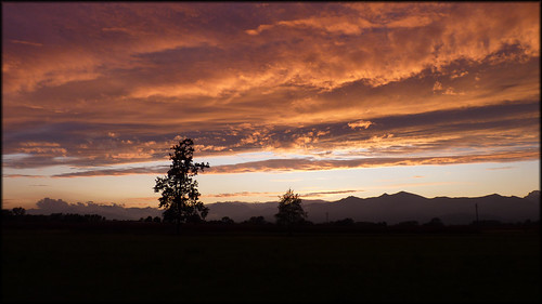 pink sunset sky italy panorama orange mountains clouds montagne landscape italia tramonto nuvole colours rosa piemonte cielo colori piedmont arancione canavese ciconio lumixfz38